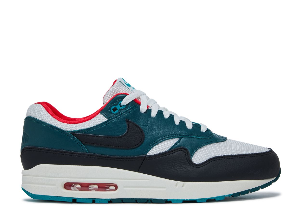 Nike Air Max One LeBron James Liverpool FC