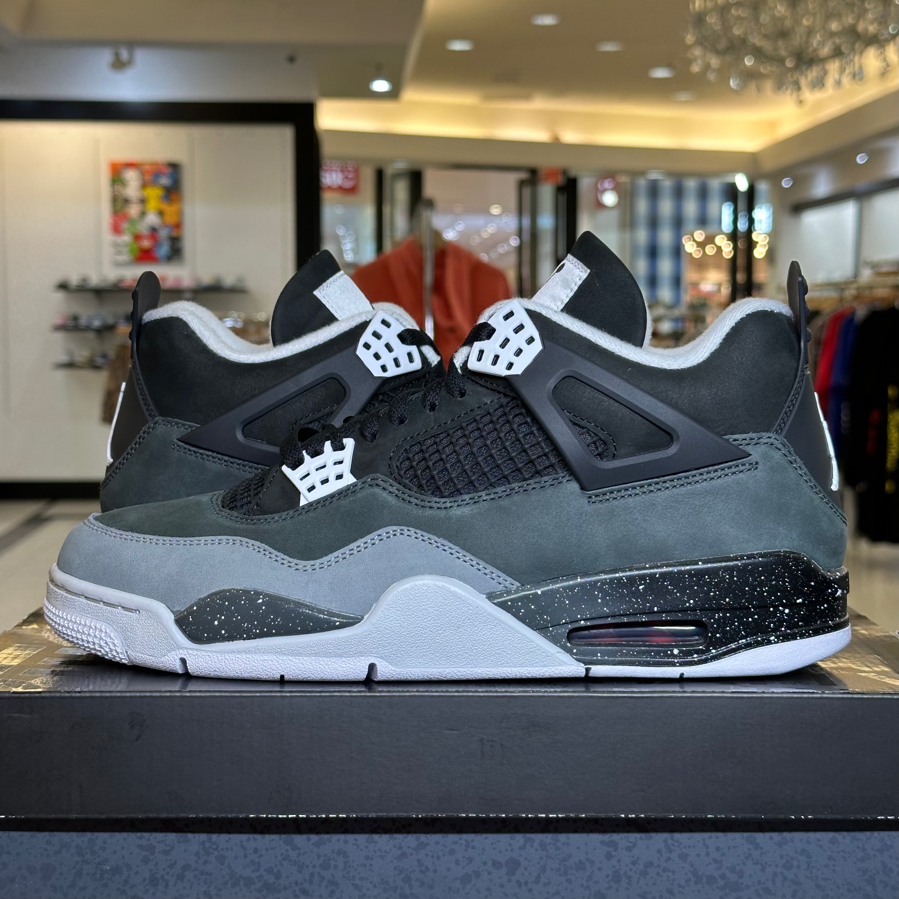 Air Jordan 4 Retro Fear (2024) (Pre-Owned)