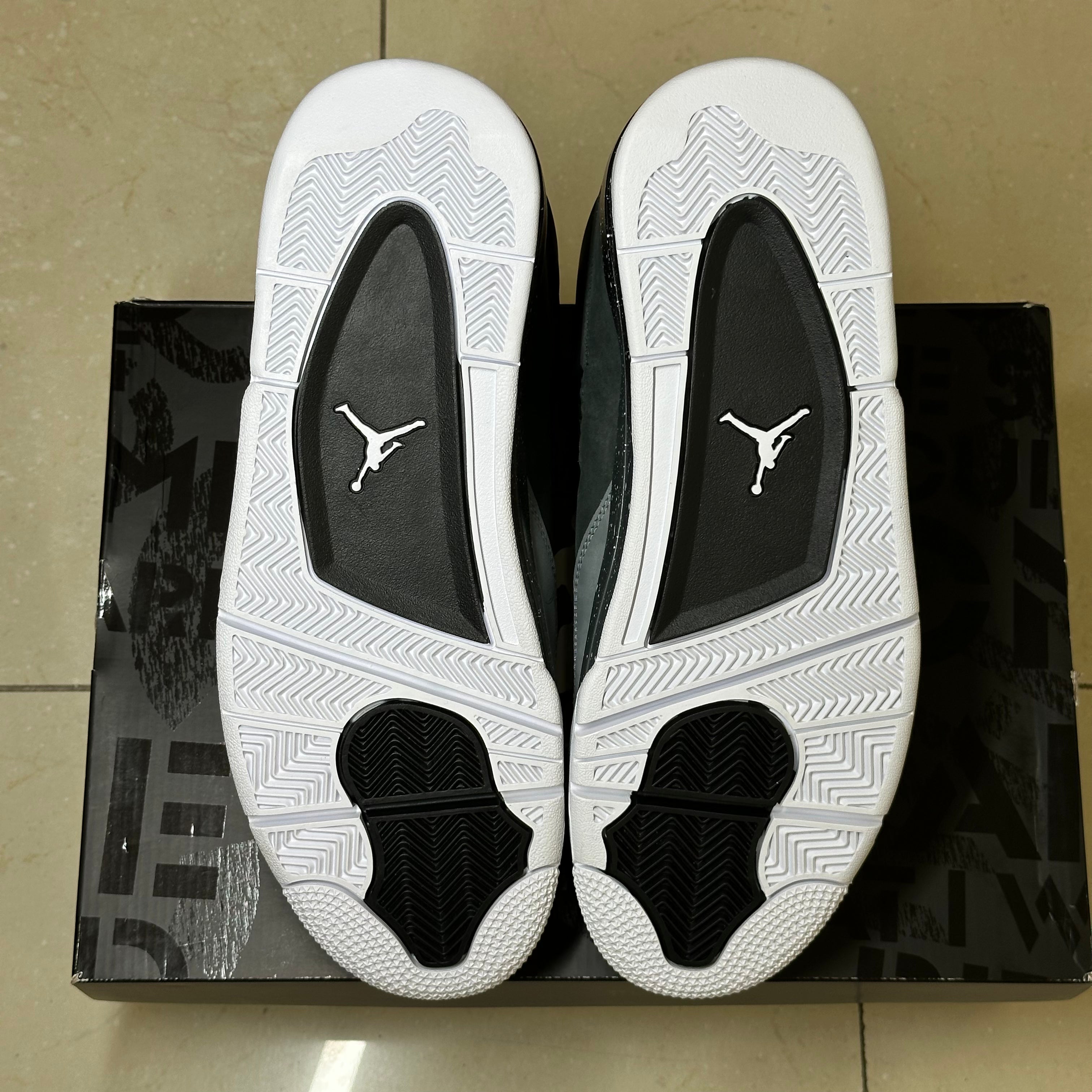 Air Jordan 4 Retro Fear (2024) (Pre-Owned)