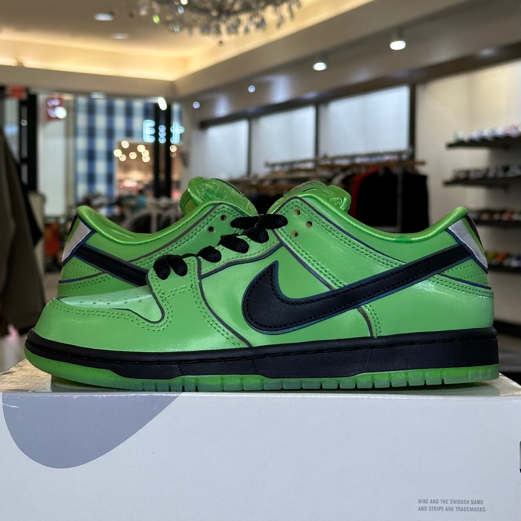 Nike SB Dunk Low The Powerpuff Girls Buttercup (Pre-Owned)