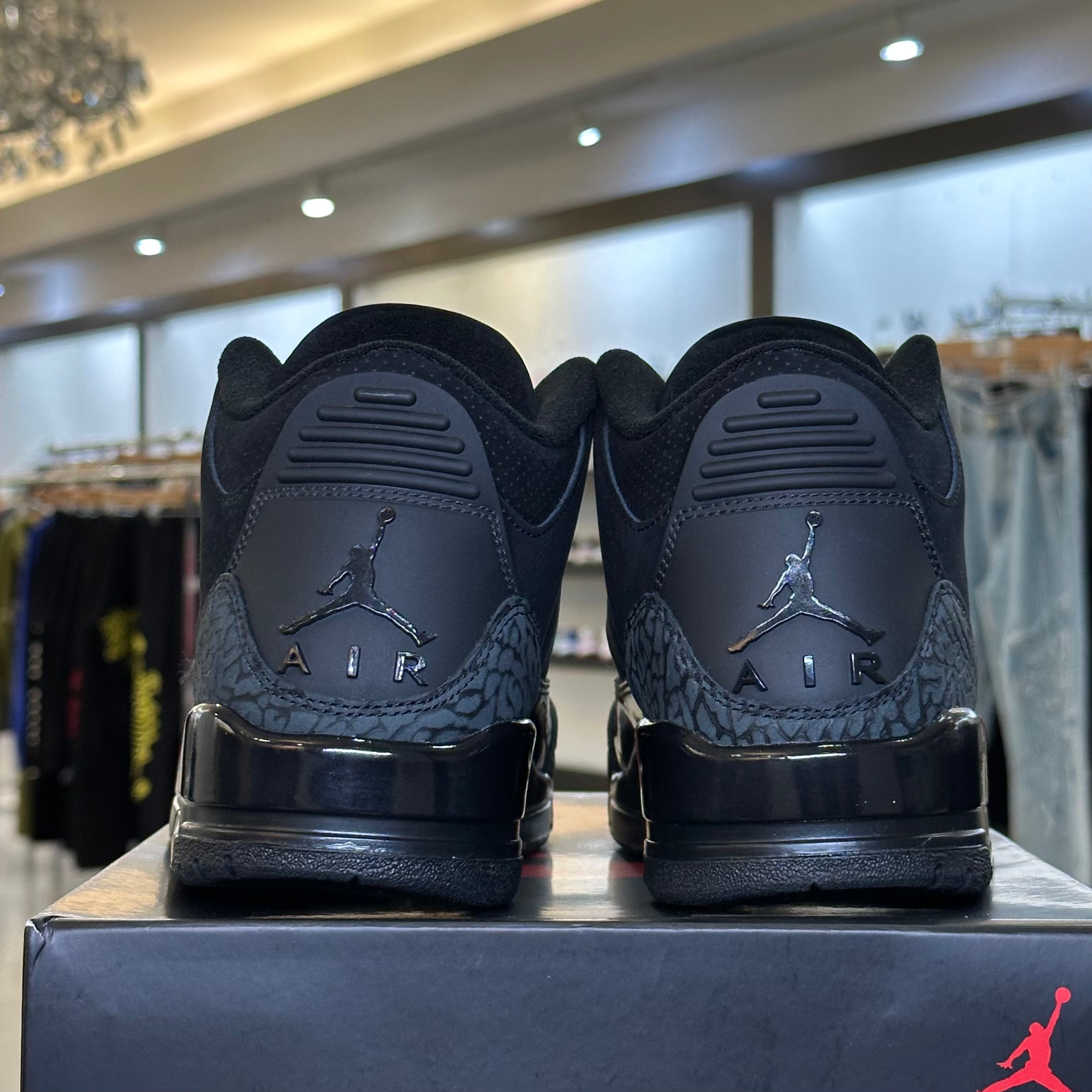 Air Jordan 3 Retro Black Cat (2025) (Pre-Owned)