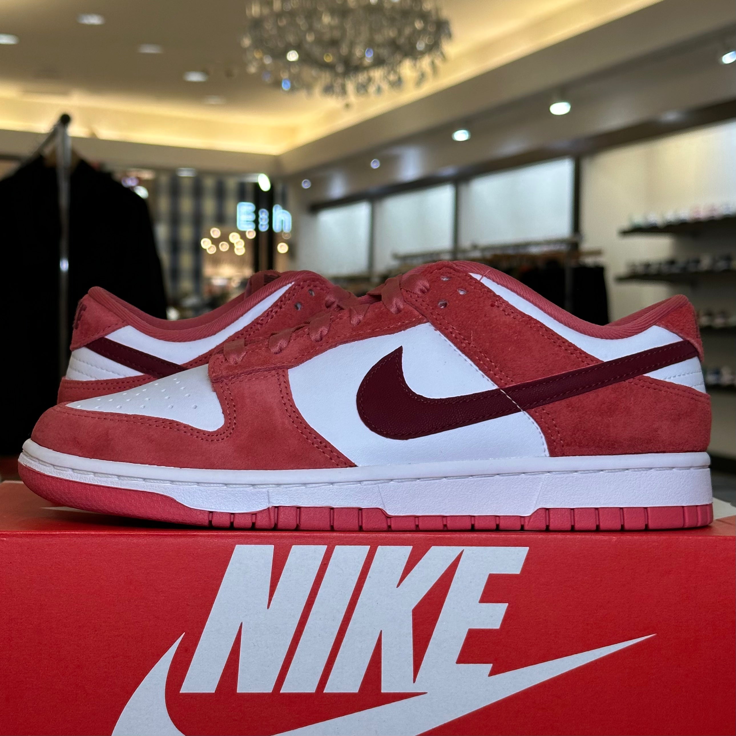 Nike Dunk Low Valentine's Day (2024) (Women's) (Pre-Owned)