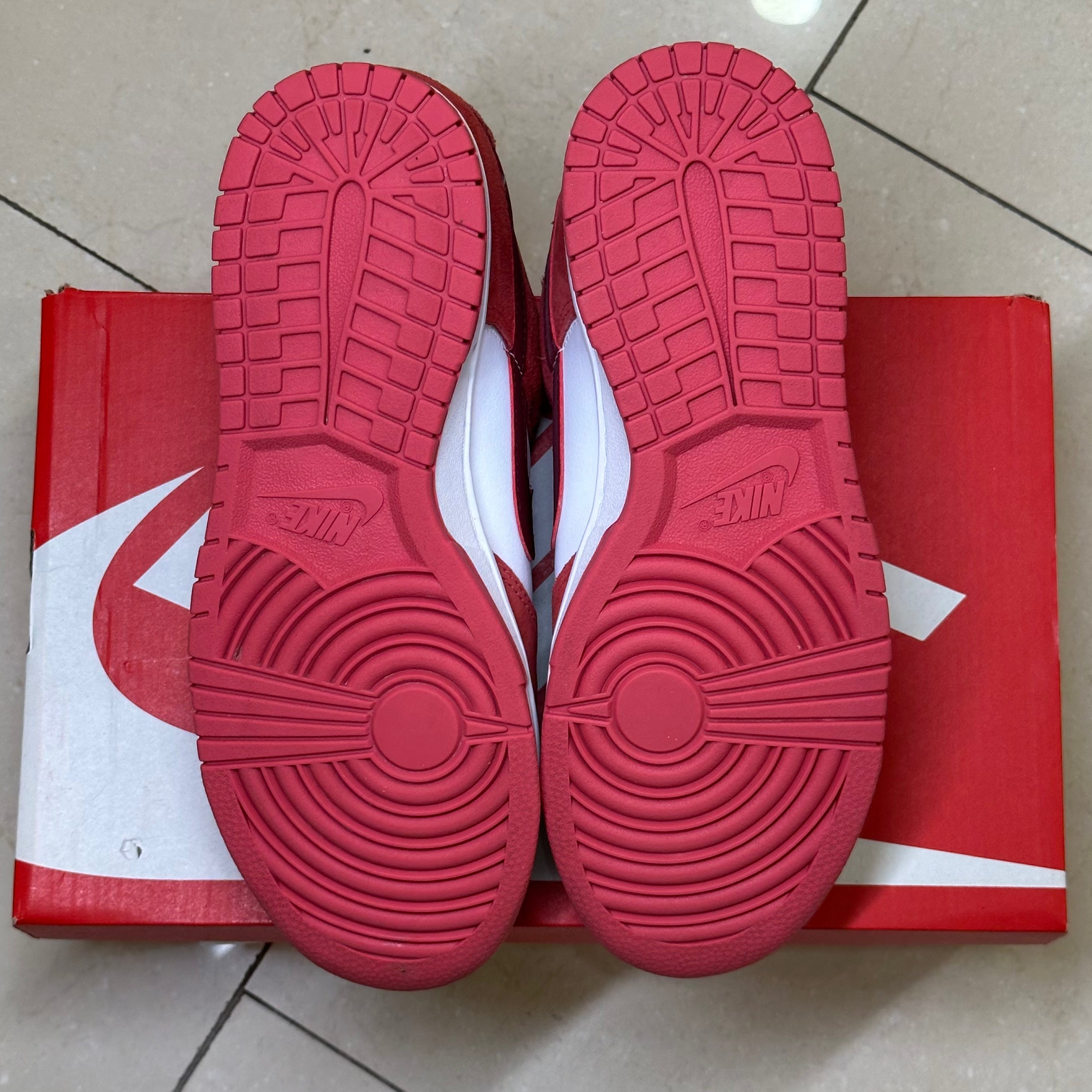 Nike Dunk Low Valentine's Day (2024) (Women's) (Pre-Owned)