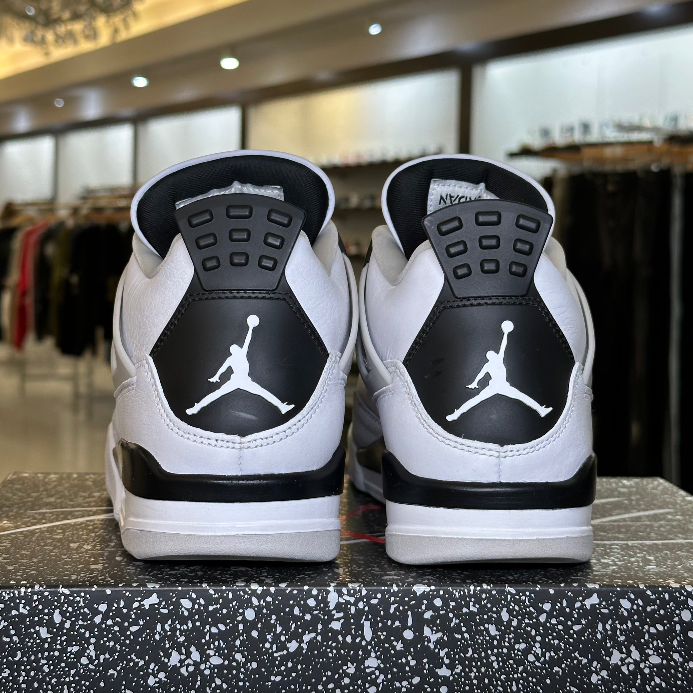 Air Jordan 4 Retro Military Black (Pre-Owned)