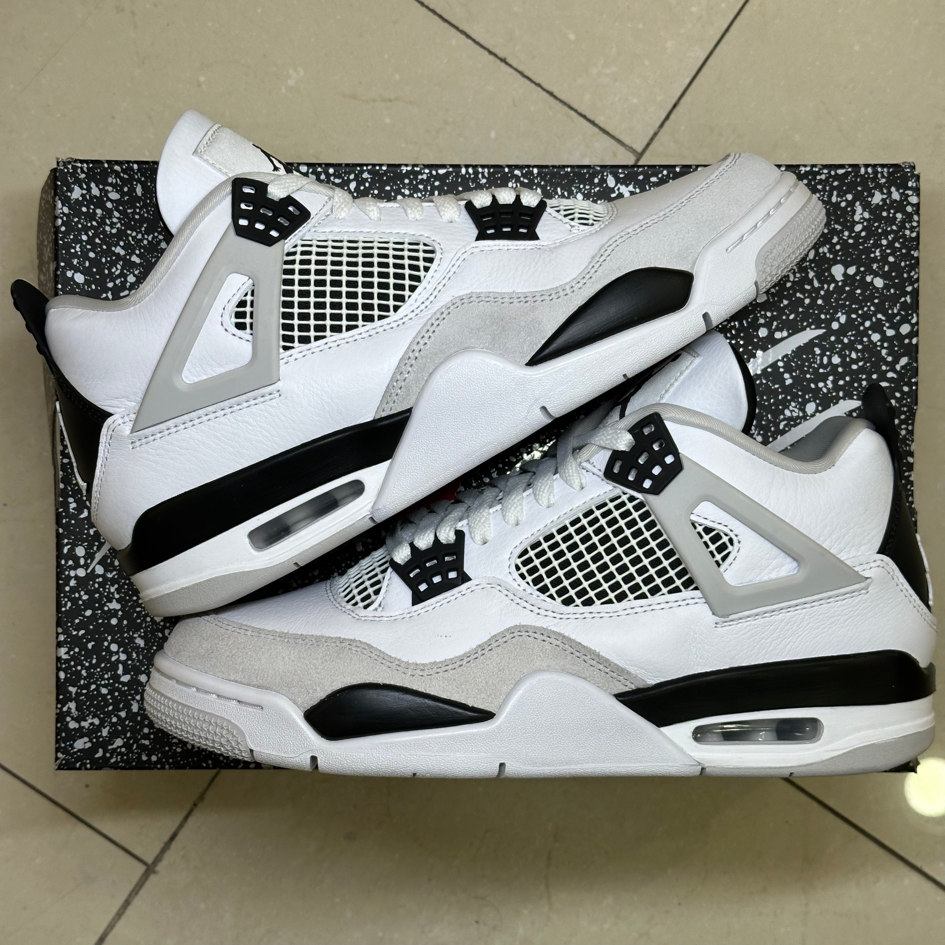 Air Jordan 4 Retro Military Black (Pre-Owned)