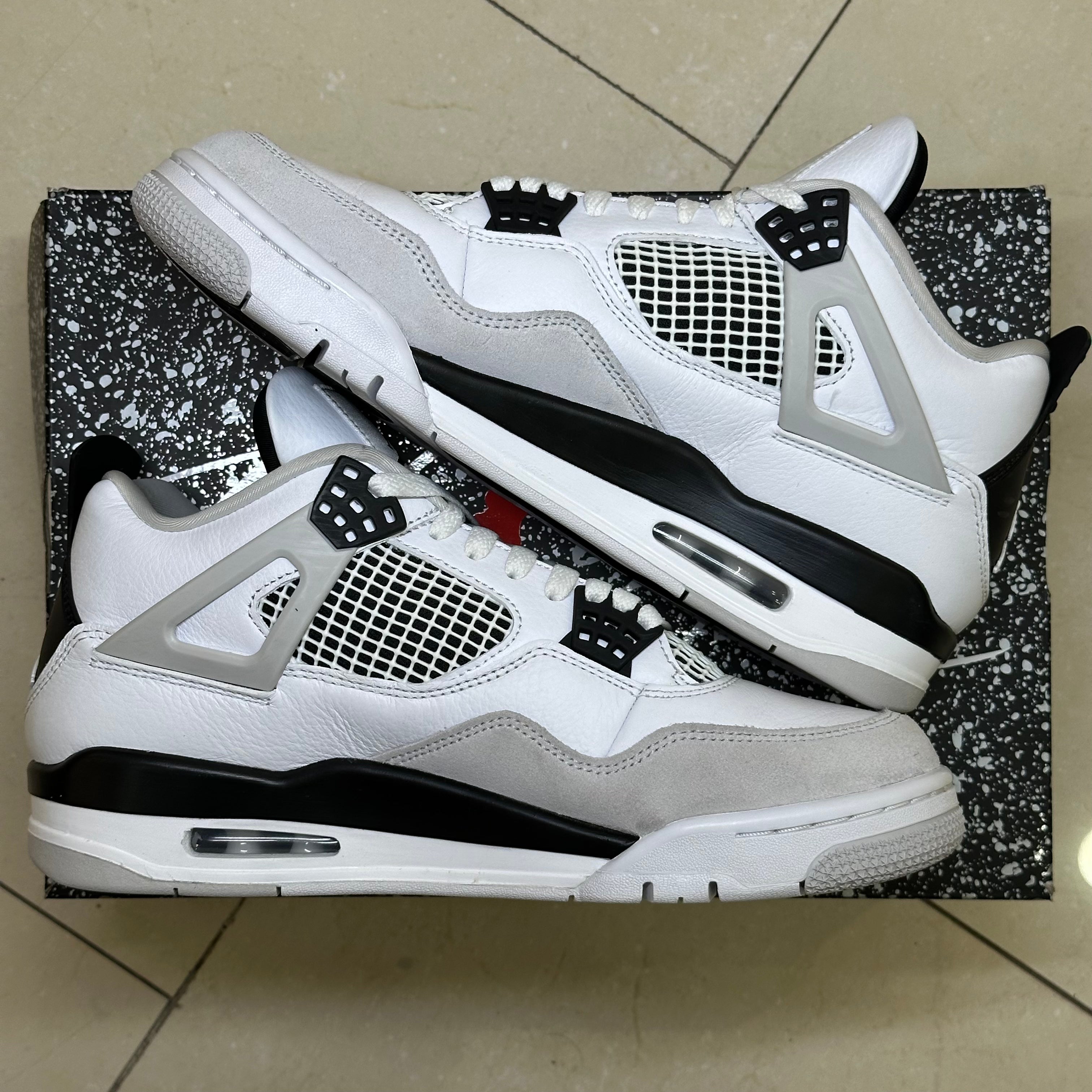 Air Jordan 4 Retro Military Black (Pre-Owned)