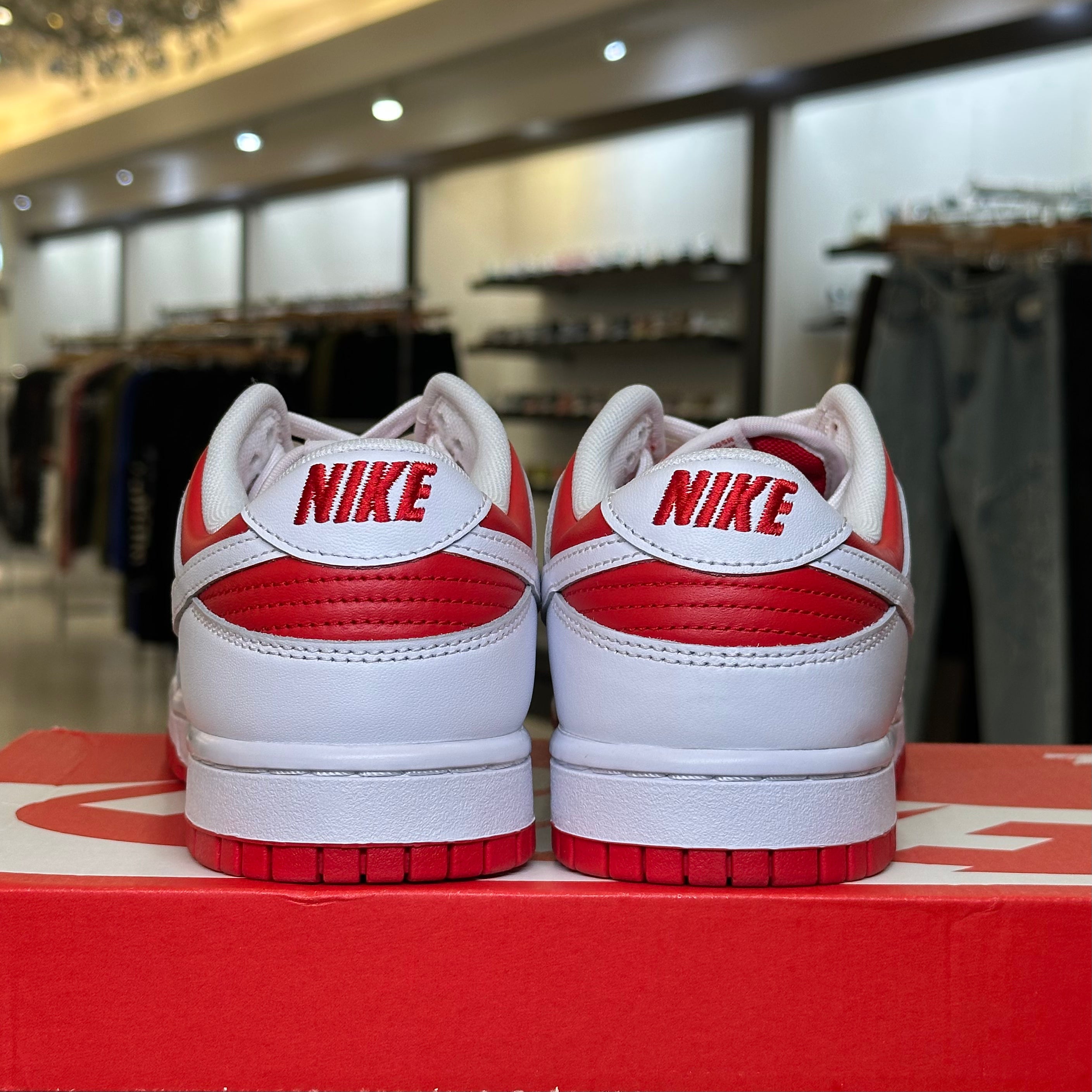 Nike Dunk Low Championship Red (Pre-Owned)