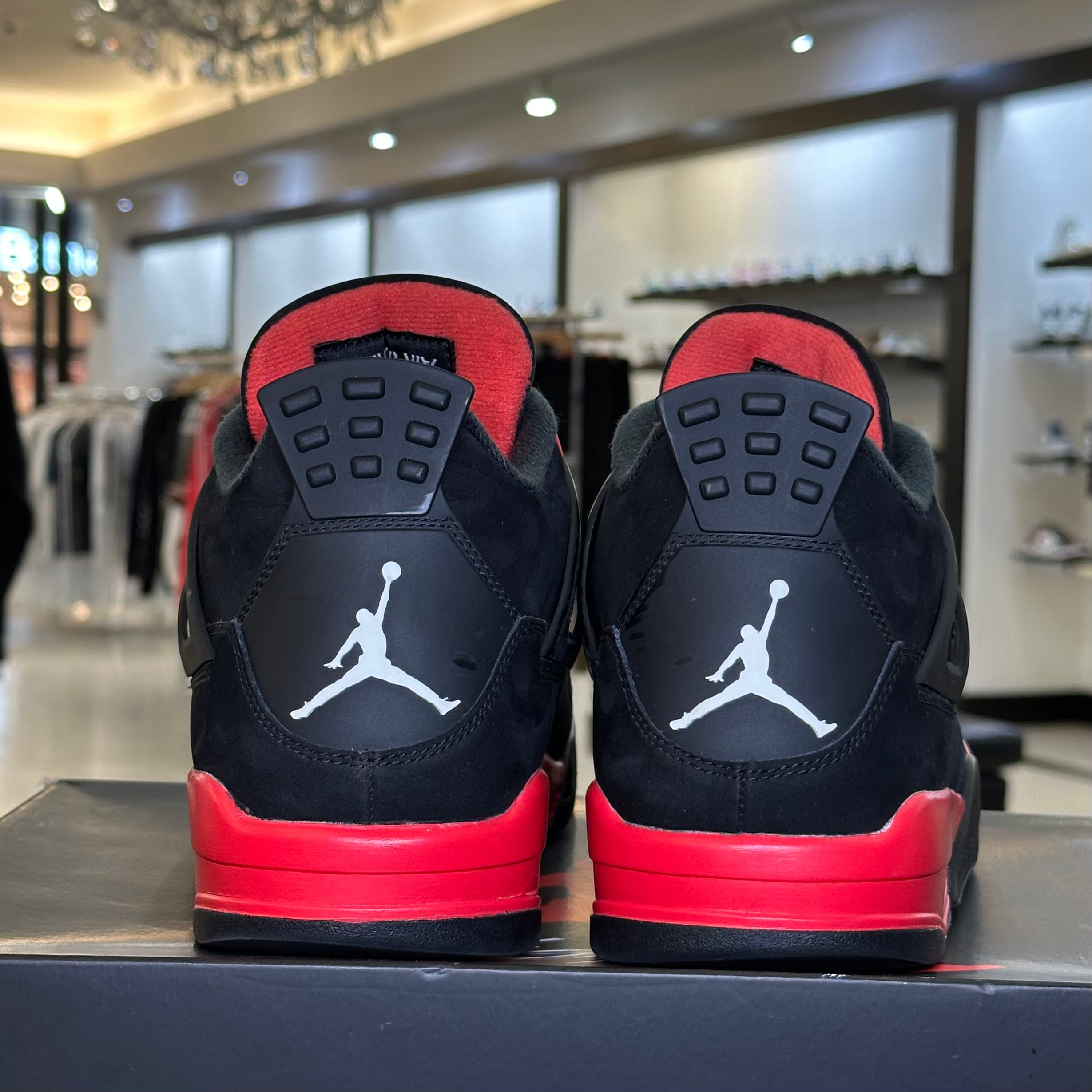Air Jordan 4 Retro Red Thunder (Pre-Owned)