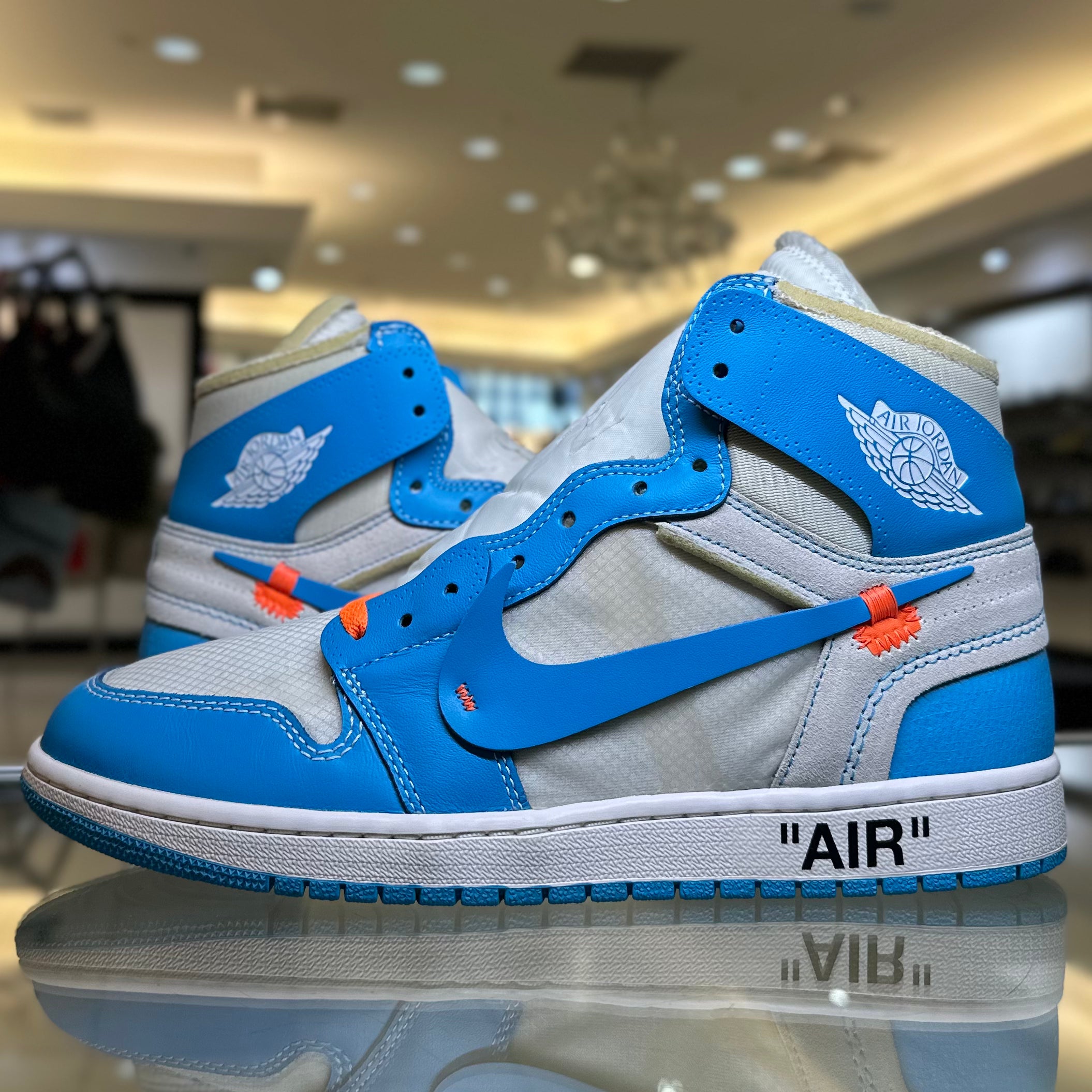 Air Jordan 1 Retro High Off-White University Blue (Pre-Owned)