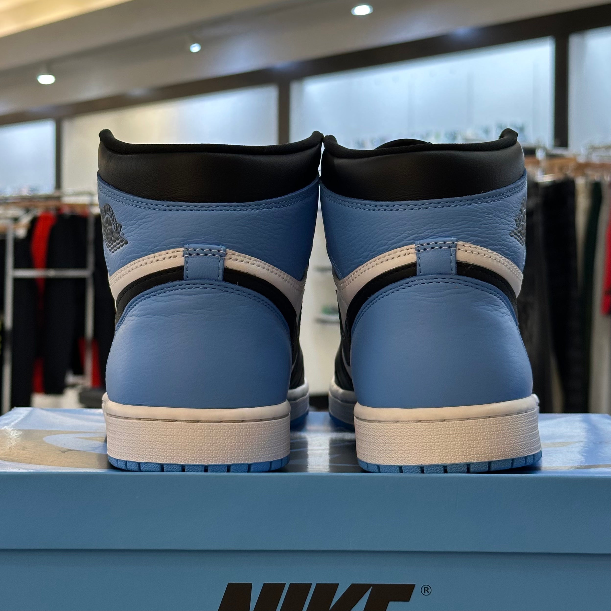 Air Jordan 1 Retro High OG UNC Toe (Pre-Owned)